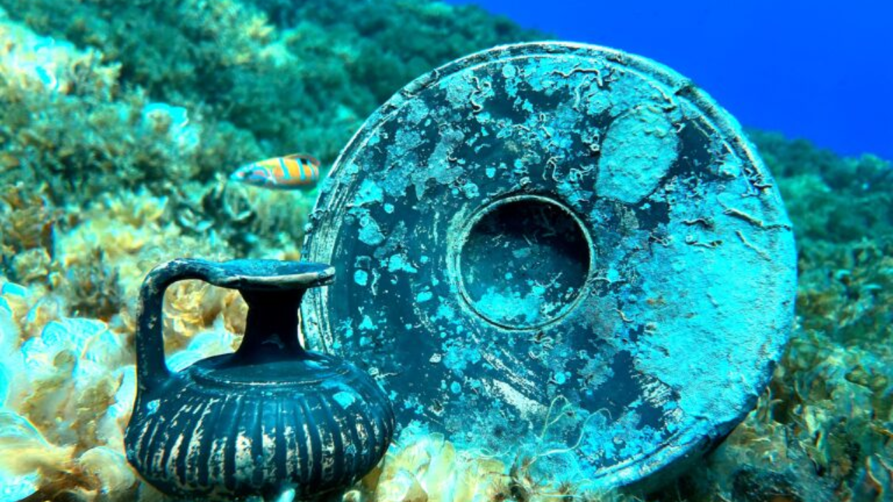 2,300-year-old Shipwreck Off Croatia Yields Rare Pottery and Wooden Remains