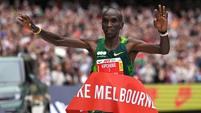 Kenya’s Eliud Kipchoge Breaks Melbourne Marathon Record