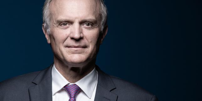 Macron Tasks Michelin and BMW Chiefs With Forging a Deal on European Preference in the Automotive Sector