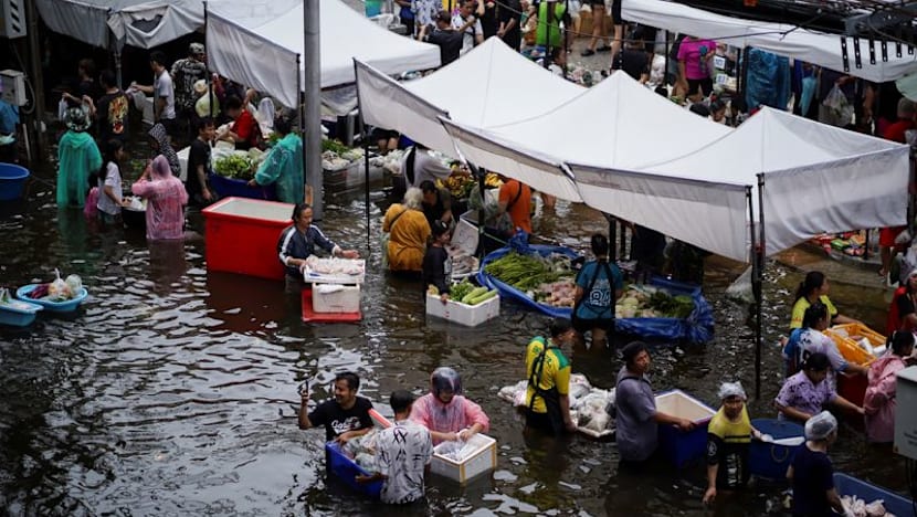 Thailand Floods Death Toll Rises to 60 Since Mid-september