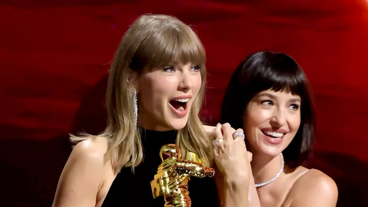 The “Soft French Fringe” Is Fall’s Most Flattering Hair Transformation, As Seen on Dakota Johnson and Taylor Swift