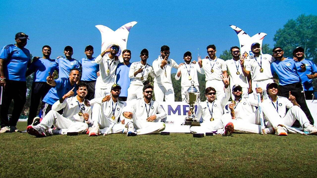 Developing Story: From 89/3 to 111 all out: Mukesh, Akash trigger J&K collapse as RoI win Irani Cup