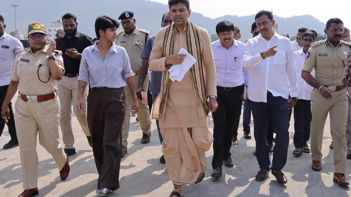 VMC Sets Up Special Drainage System for Saras Aajeevika Mela to Ensure Cleanliness at Punnami Ghat