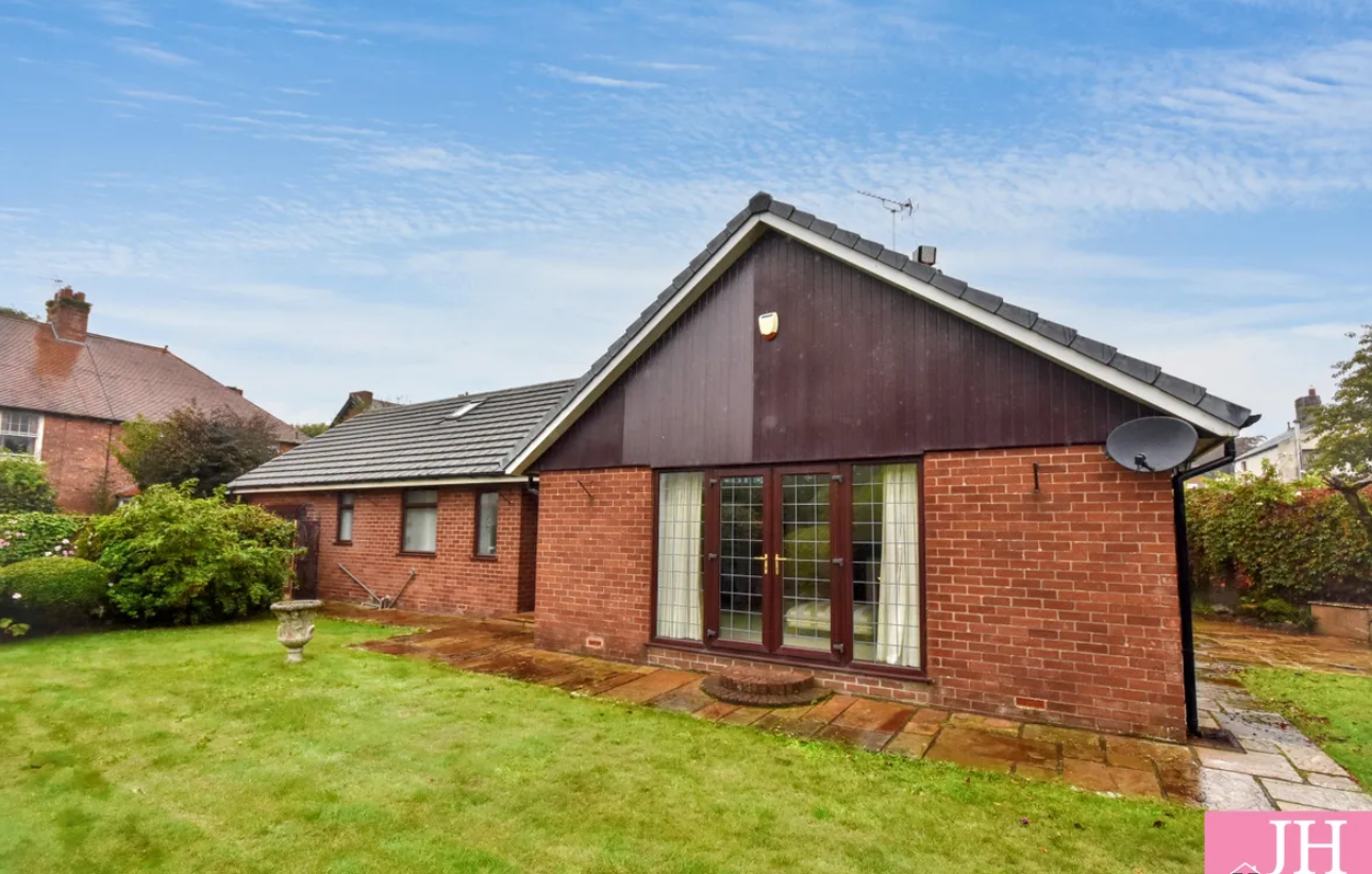 Barrow Bungalow on Sale for £499,000 With Four Reception Rooms and Private Driveway