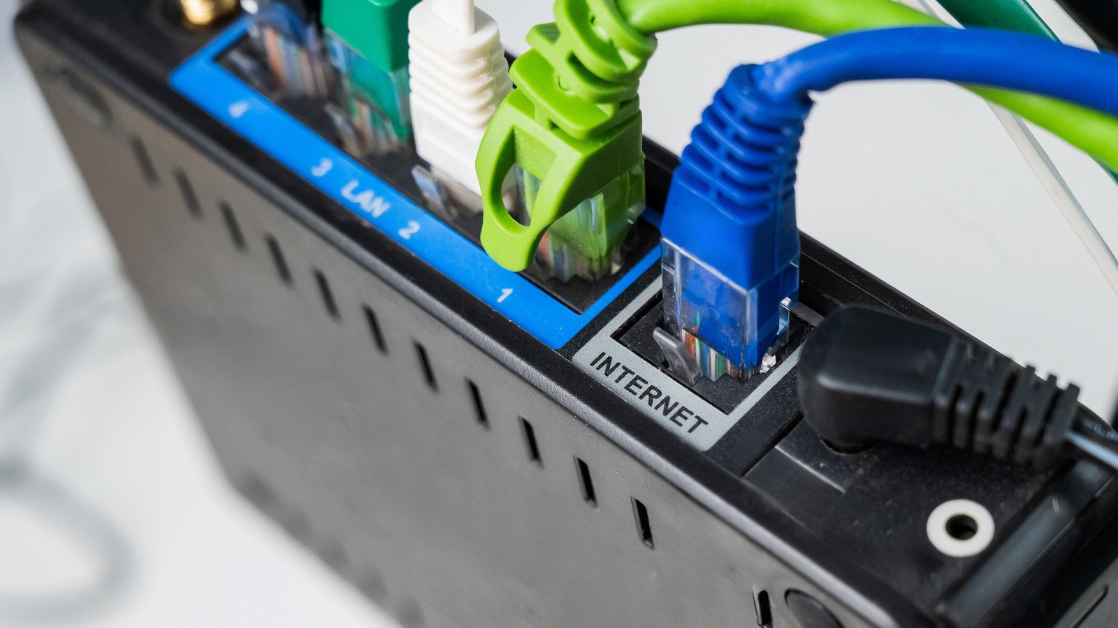 Crypto Markets in Focus: Expensive Ethernet cables aren't a guarantee of higher speeds: Here's why Amid Shifting On-Chain Metrics
