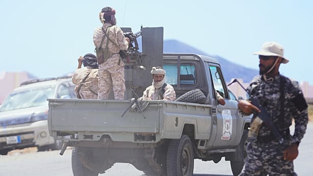Yemen Fighting Intensifies As Government Forces Retake Key Areas Near Bab El-mandeb