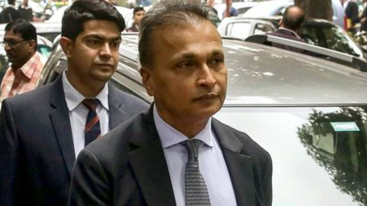 Global Perspective: Rs 3,750 crore RCom fraud: CBI names ex-LIC executive