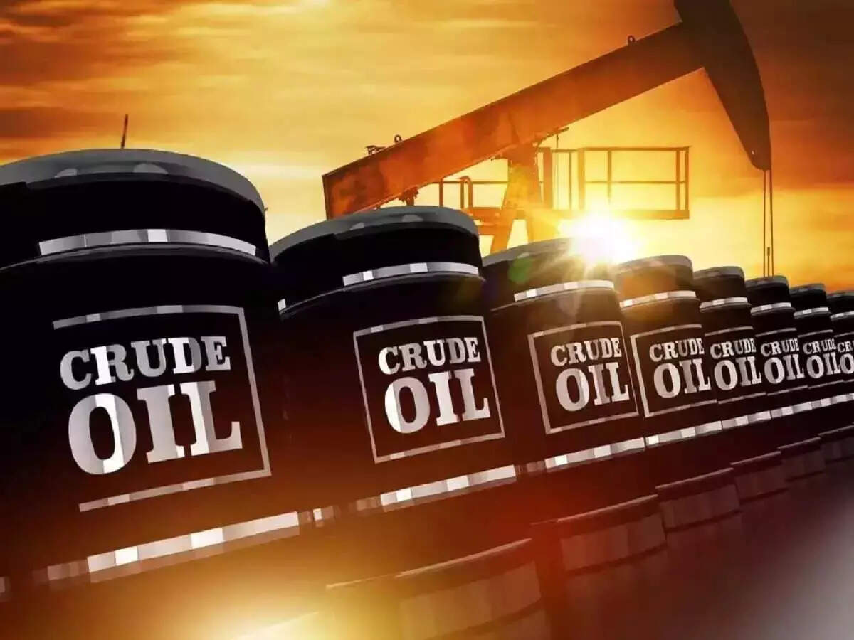 Oil Holds Near $100 as Middle East Supply Fears Linger