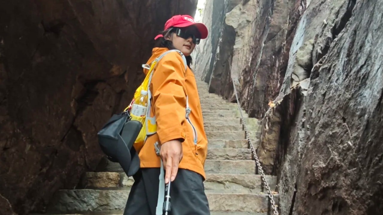 Special-forces’ Travel: Chinese Woman Wins Admiration After Climbing 5 Famous Peaks in 5 Days
