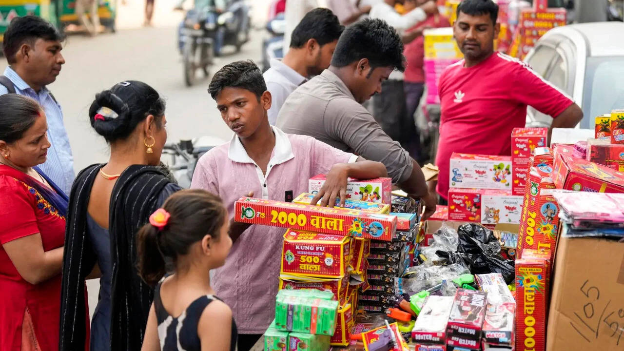 Judicial Precedent: Supreme Court allows sale, manufacture of next-generation green firecrackers Sparks Broad Legal Debate