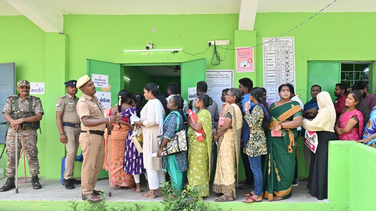 Tamil Nadu Bypolls: Madurantakam and Dharapuram Record 70.31% and 68.08% Polling As of 3 P.m.