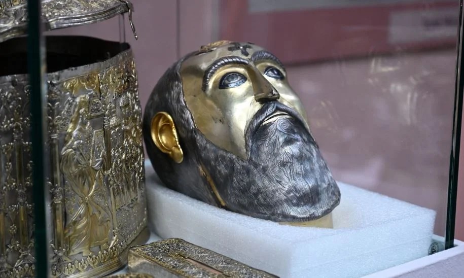 Enterprise Tech Shift: Byzantine treasure returns to Greece, Bulgaria receives Tsar Samuil’s remains. Mitsotakis appeals to London: Monuments are not “spoils of war and the Scaling Frontier
