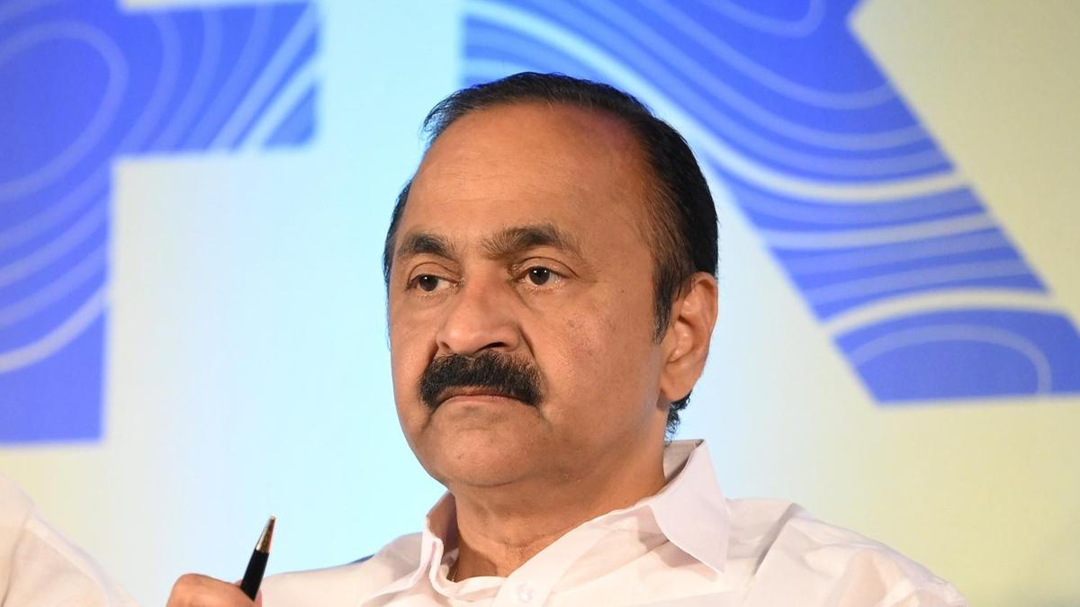 Kerala CM Accuses CPI(M) of Provoking Youth Congress-SFI Clashes