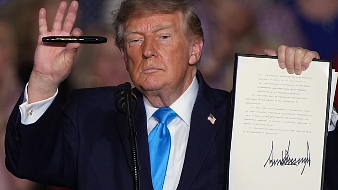 Trump Defers Diesel Tax for Truckers As Fuel Costs Bite Weeks Before US Midterms