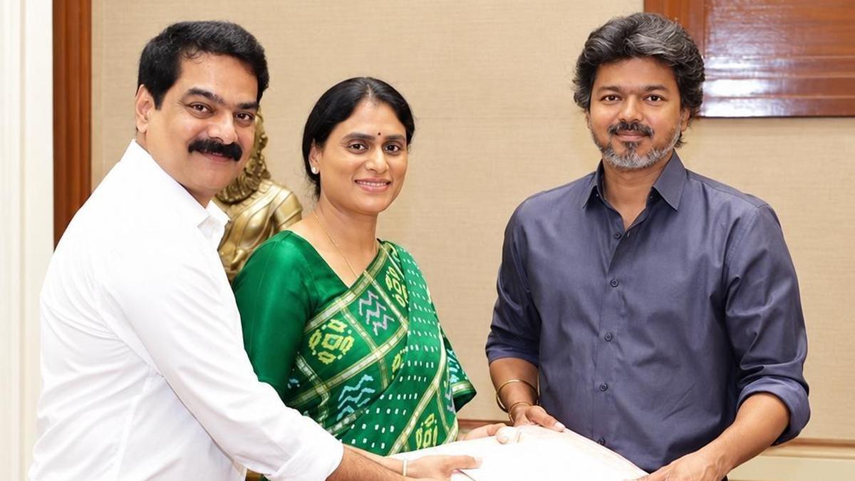 Sharmila Invites T.n. Chief Minister Vijay to Daughter’s Wedding
