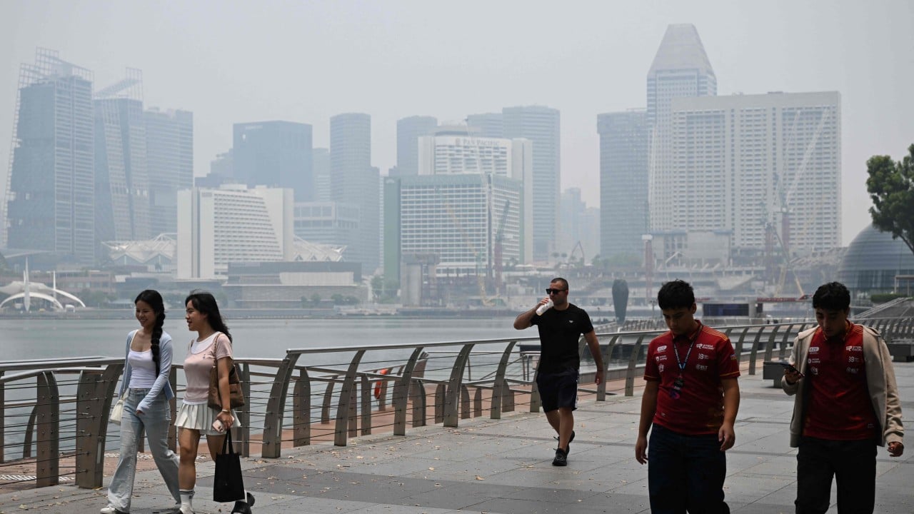 Singapore’s Air Pollution Worst in World As Haze Shuts Malaysia Schools