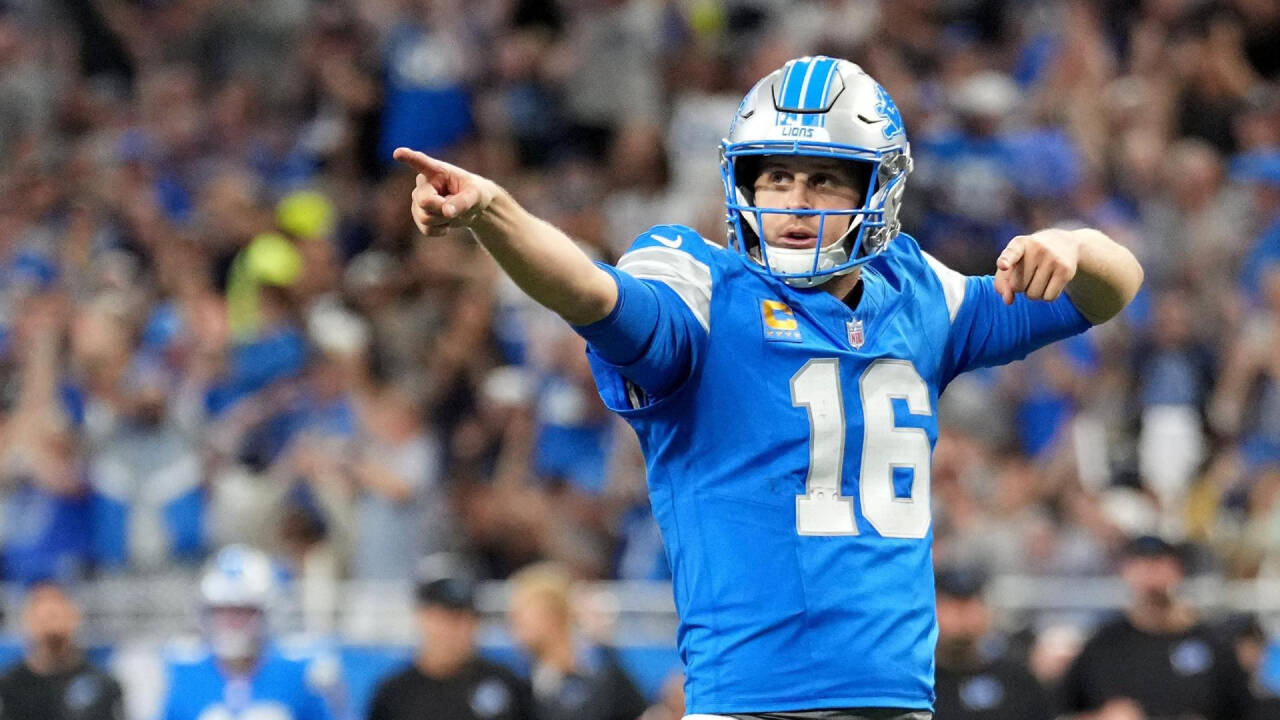 Global Perspective: Can Jared Goff pass Joe Montana this week? Lions QB needs just 128 yards