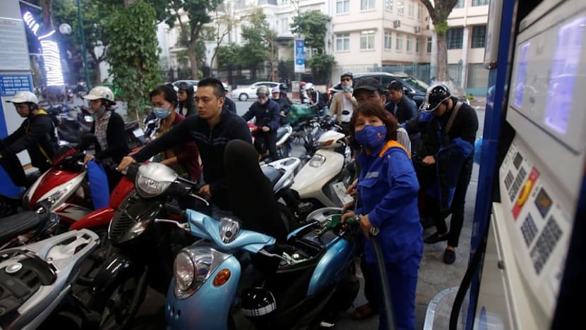 Developing Story: Vietnam extends fuel tax relief measures until end-2026