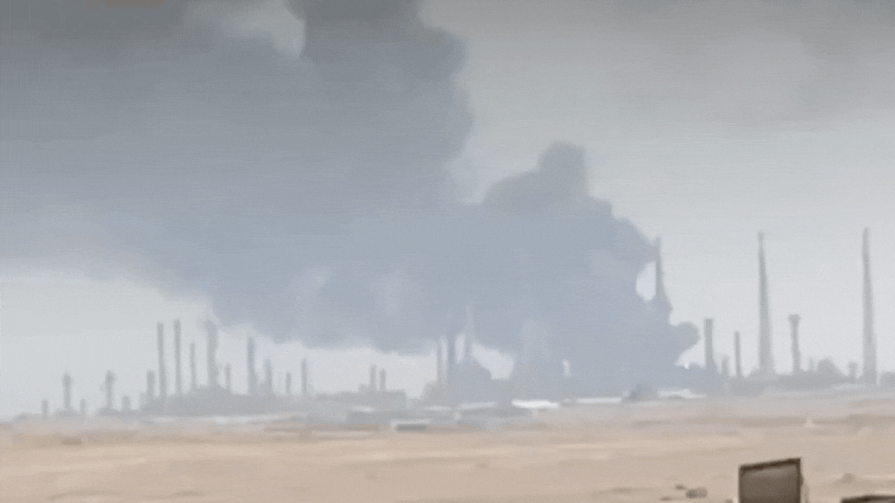 Massive Fire at Saudi Aramco Sites Targeted in Houthi Missile, Drone Strikes