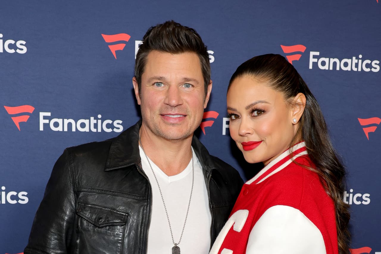 Digital Asset Institutional Shift: Netflix stars Nick and Vanessa Lachey list $8.1 million L.A. home they bought from Naomi Osaka