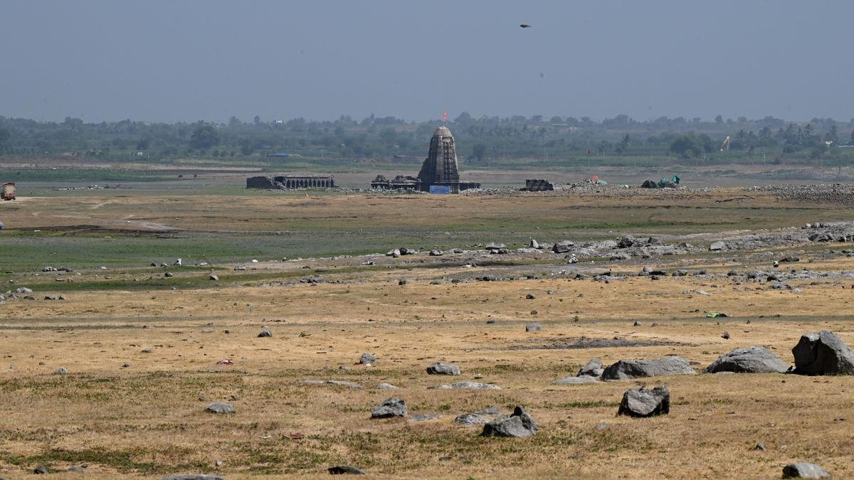 Maharashtra Declares Drought in 265 Talukas as 74% of State Faces Crisis
