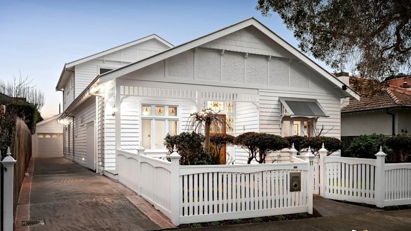 Family Makes One Bid To Moves to Acquire $2.21m Essendon Edwardian House at Auction in Landmark Industry Deal