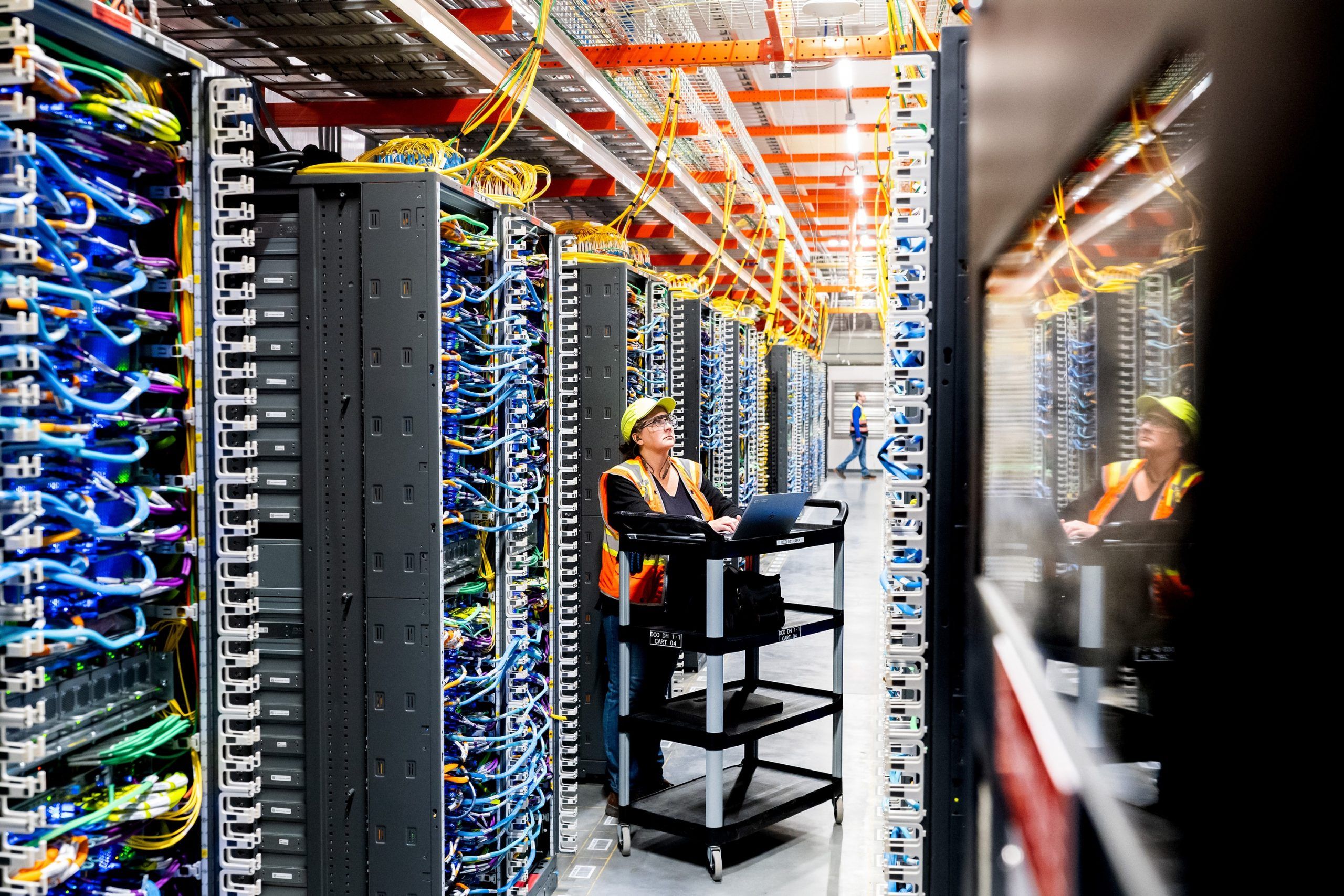 Hydro-québec in a Power Struggle With Google and Big Tech As Data Centre Demand Surges