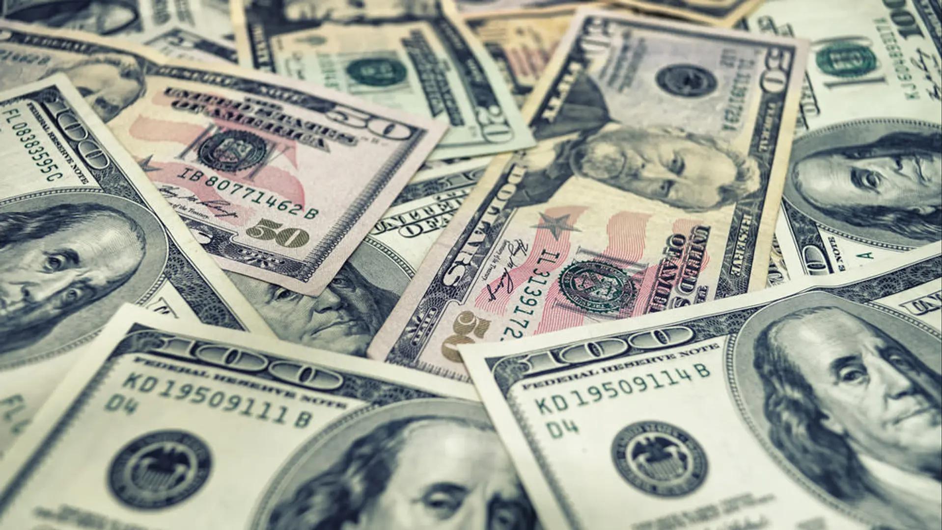 Bitcoin Resilience Tested As U.s. Dollar Climbs to 18-month High