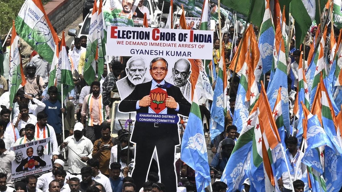 Congress stages protests demanding CEC’s resignation