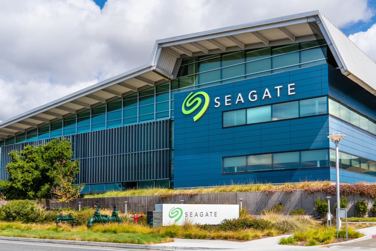 Market Developments: Why Western Digital and Seagate are seeing big stock drops today