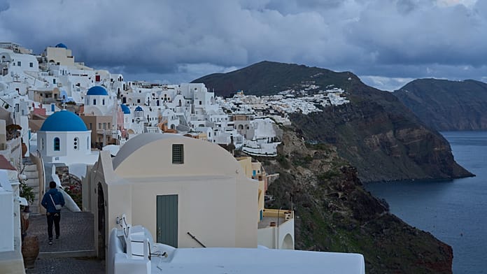 Santorini: Wine, Gastronomy and Unique Experiences Beyond the Famous Sunsets