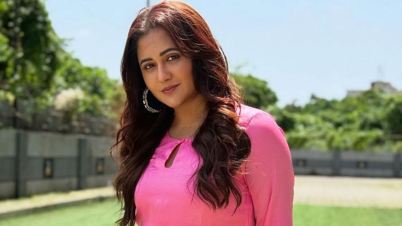 Rashami Desai Felt 'Peaceful' After Visiting Neem Karoli Baba's Kainchi Dham, Talks About Hanuman Ansh - EXCL