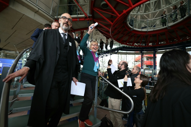 Climate Hopes Shift from Politics to the Courts as Market Analysts Weigh Next Moves