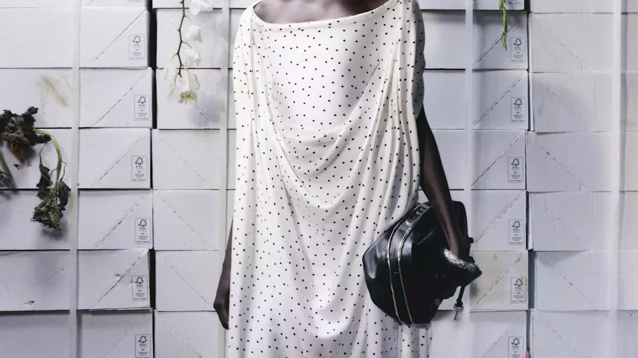 Maison Margiela SS27: Glenn Martens Lets Flowers Wilt in Time-Bending Show