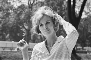 Eva Marie Saint, Oscar-winning Star of ‘on the Waterfront’ and ‘north by Northwest,’ Dies at 102
