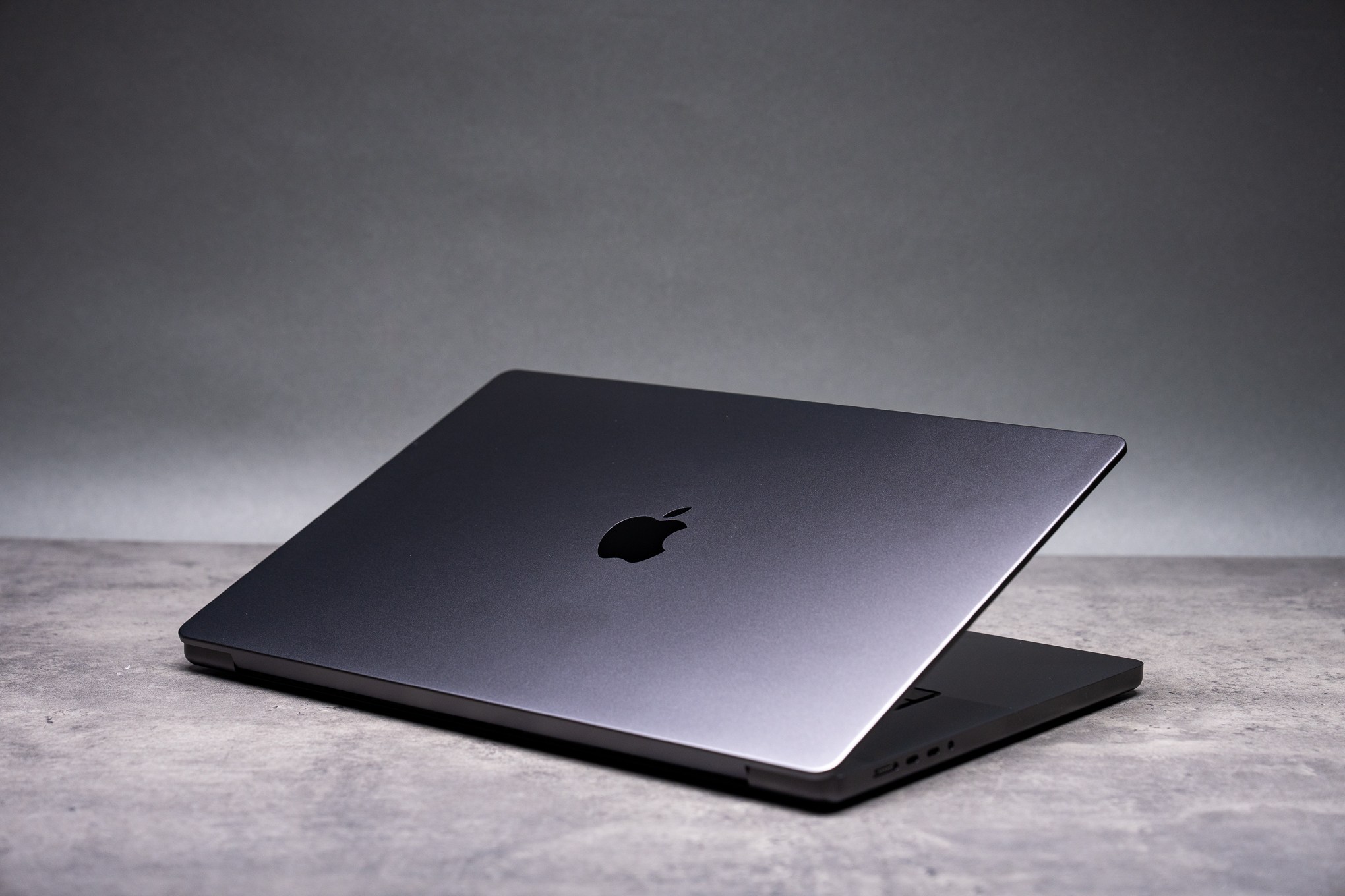 Apple Will Reportedly Unveils Its First Touchscreen Macbook in Three Weeks in Major Strategic Push