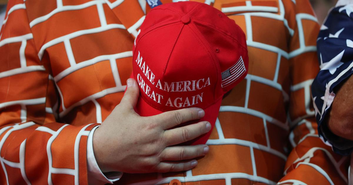 Reich: Media Missing Key MAGA Divide Among Trump Voters Five Weeks Before Midterms