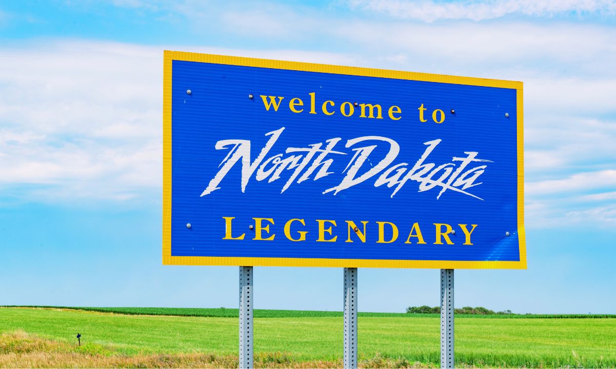 Crypto Markets in Focus: North Dakota’s Roughrider Coin Goes Live on Fiserv and Solana Amid Shifting On-Chain Metrics