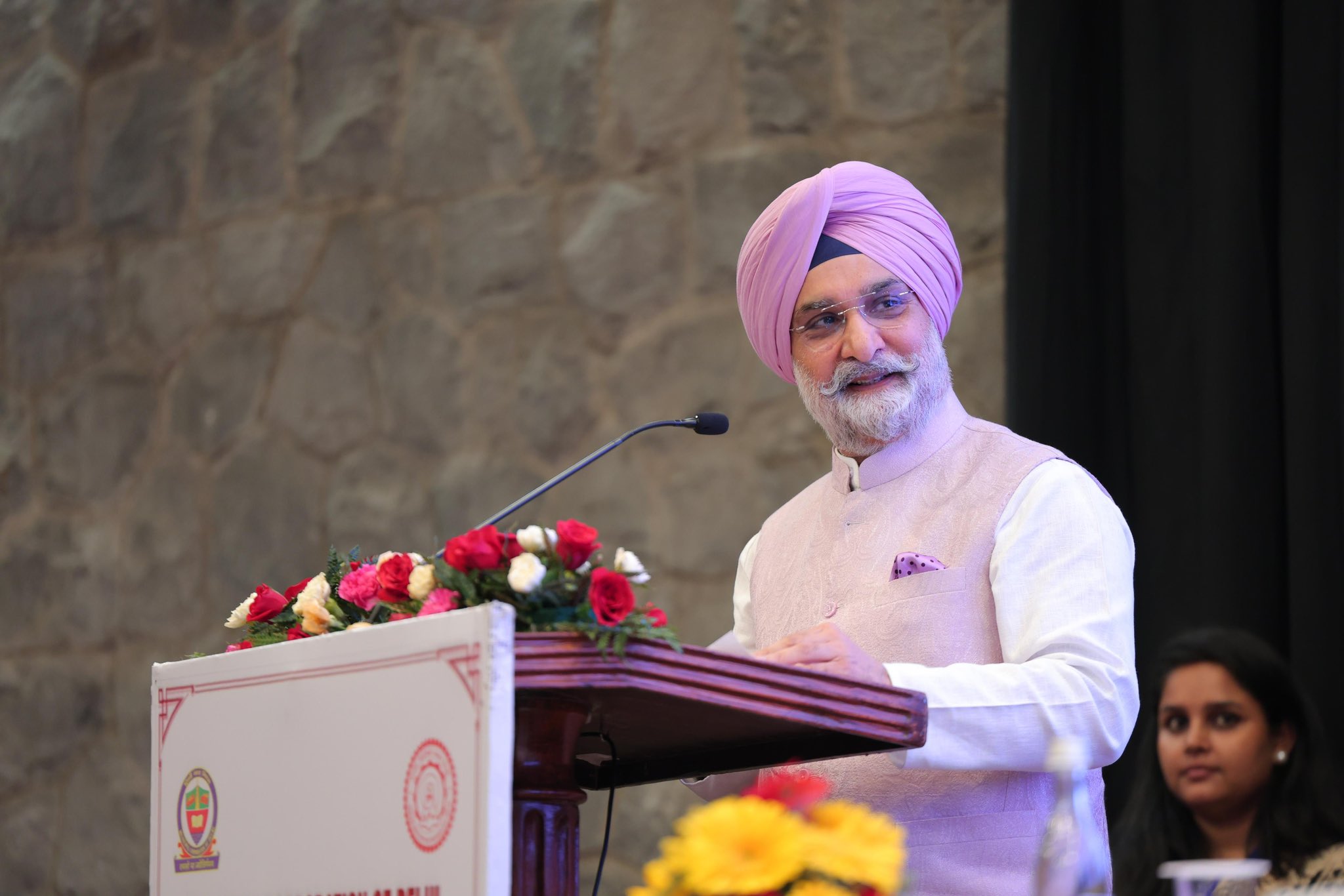 Market Developments: Safe transit, well-lit surroundings: Delhi L-G Sandhu hears Daulat Ram College students