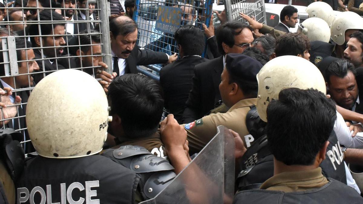 Pakistan Govt Accused of 'coup Disguised As Emergency as Market Analysts Weigh Next Moves