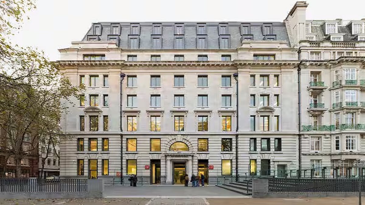 From Gadchiroli to Lse: Tribal Youth Overcomes Poverty and Tragedy to Pursue Dreams in London
