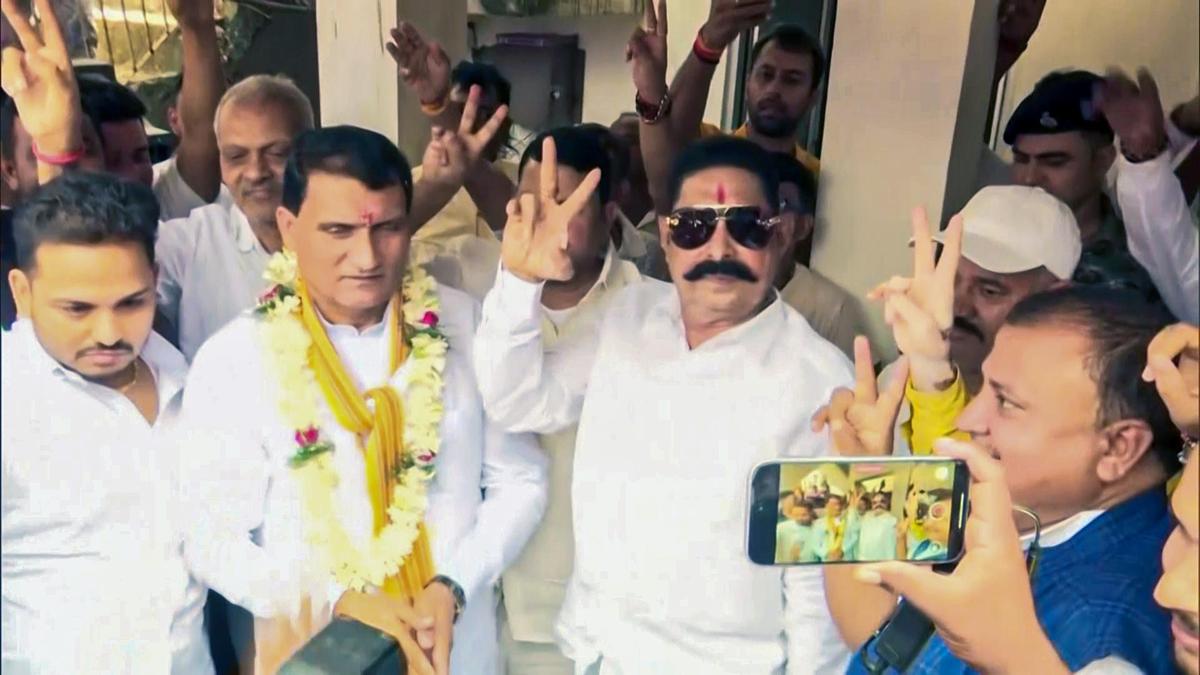 JD(U) MLC Anant Singh Stuns Party, Backs Jan Suraaj Candidate in Bihar MLC Polls