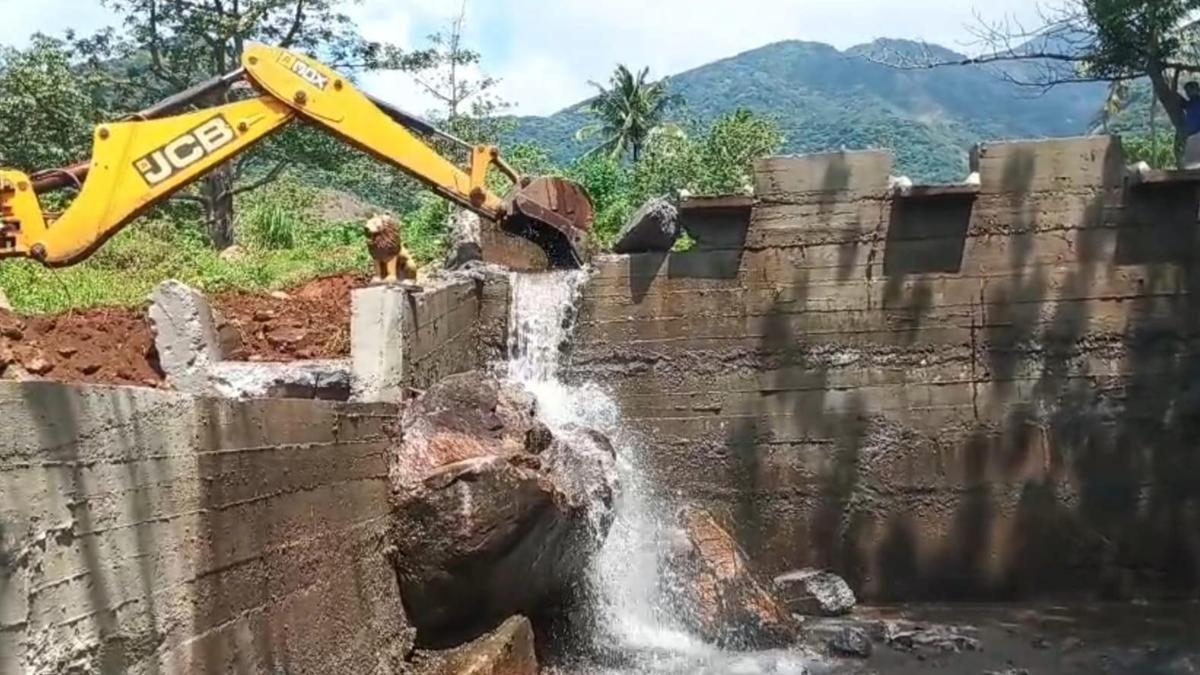 Demolition of Artificial Waterfalls in Private Resorts, Bungalows Commences Again in Tenkasi District