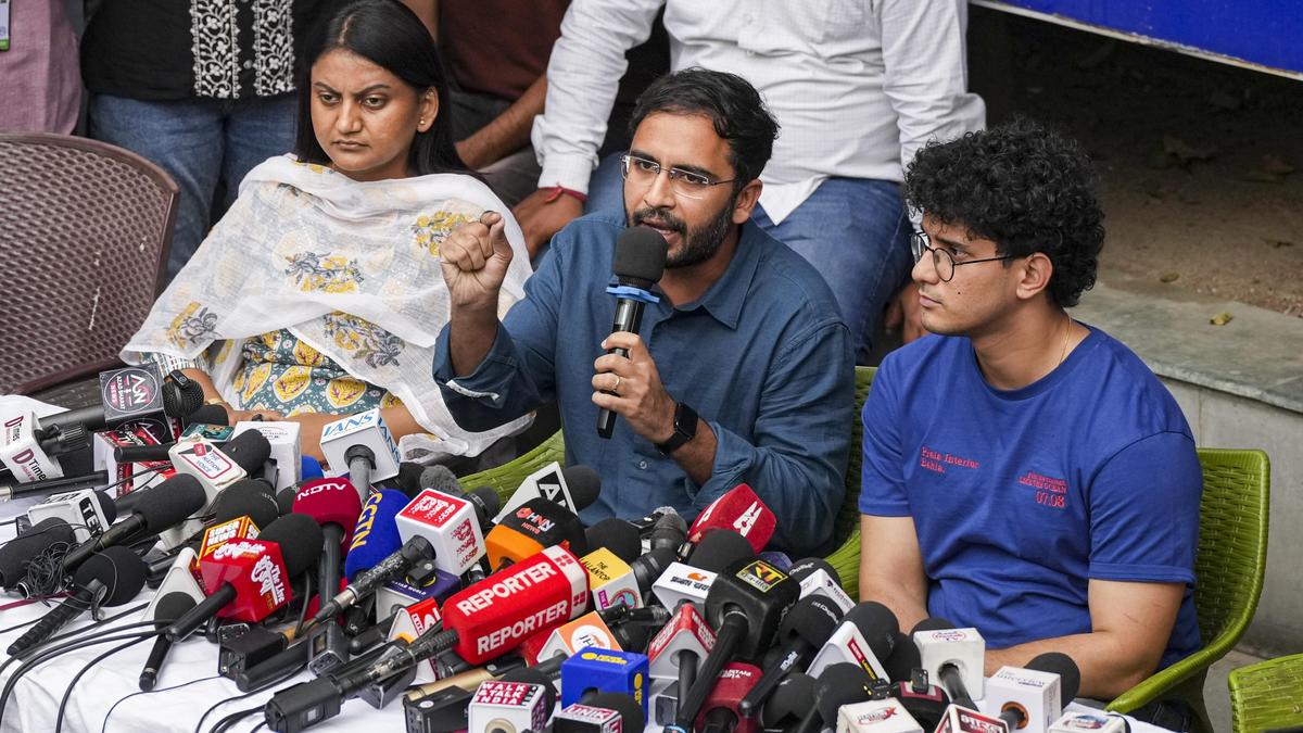 Delhi Police Phone Seizure Sparks Hacking Fears: CJP's Saurav Das Alleges No Memo Issued