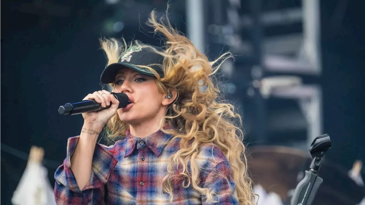 Slayyyter's North American Tour Closes With a Trailer‑park Glam Spectacle