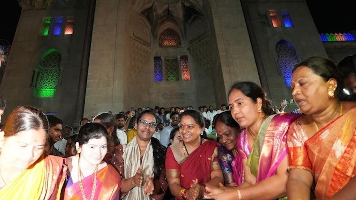 Kavitha Revives Telangana Agitation Days at OU Arts College