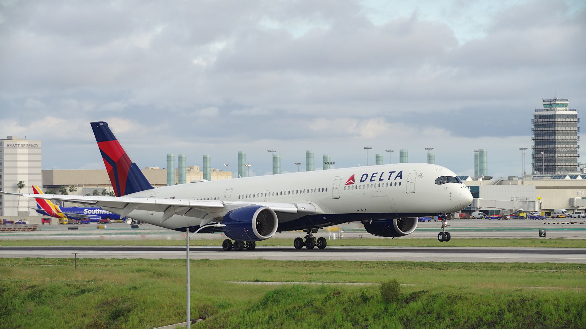 Delta Airbus A350 Winglet Wedged in Air Canada Boeing 777's Tail After LAX Collision