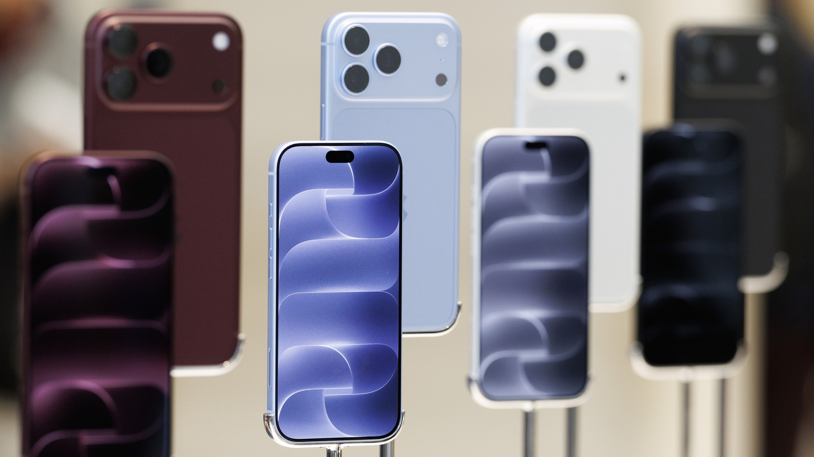 Enterprise Tech Shift: Apple acknowledges AT&T network bug on iPhone 18 Pro Max and the Scaling Frontier
