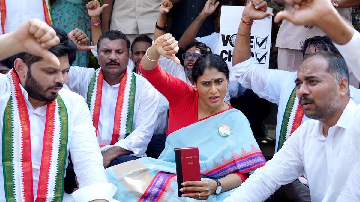 SIR Protest: APCC Chief Sharmila Placed Under House Arrest