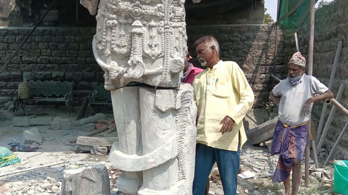 ASI Undertakes Dwarapala Restoration at Thousand Pillar Temple in Telangana’s Hanumakonda